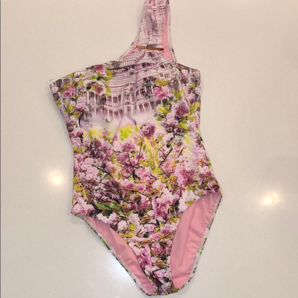 Chic Ted Baker One Shoulder Maillot